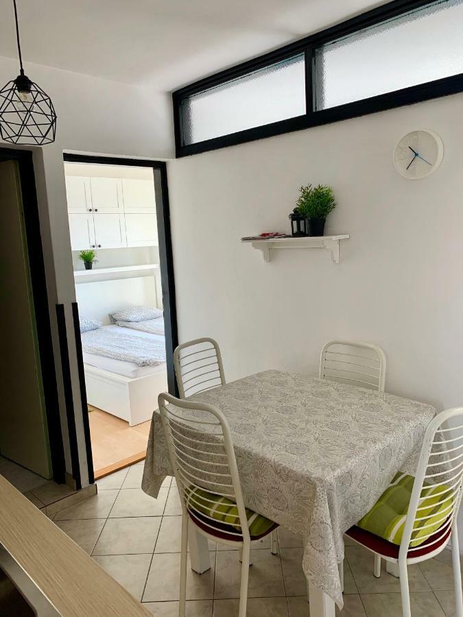 Apartment Bujas Raslina Exteriér fotografie